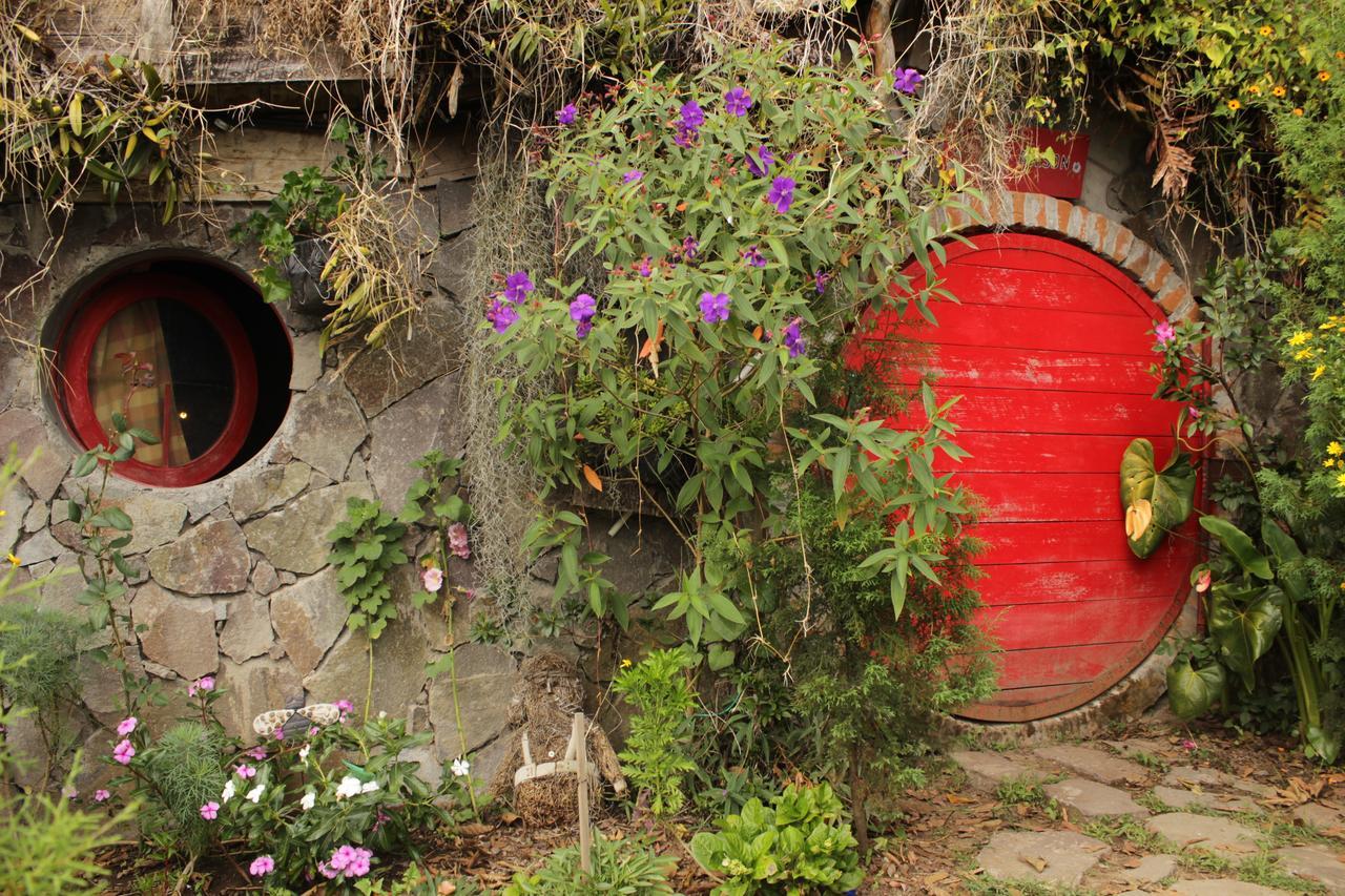 The Hobbit La Comarca Hotel Nueva San Salvador Екстериор снимка