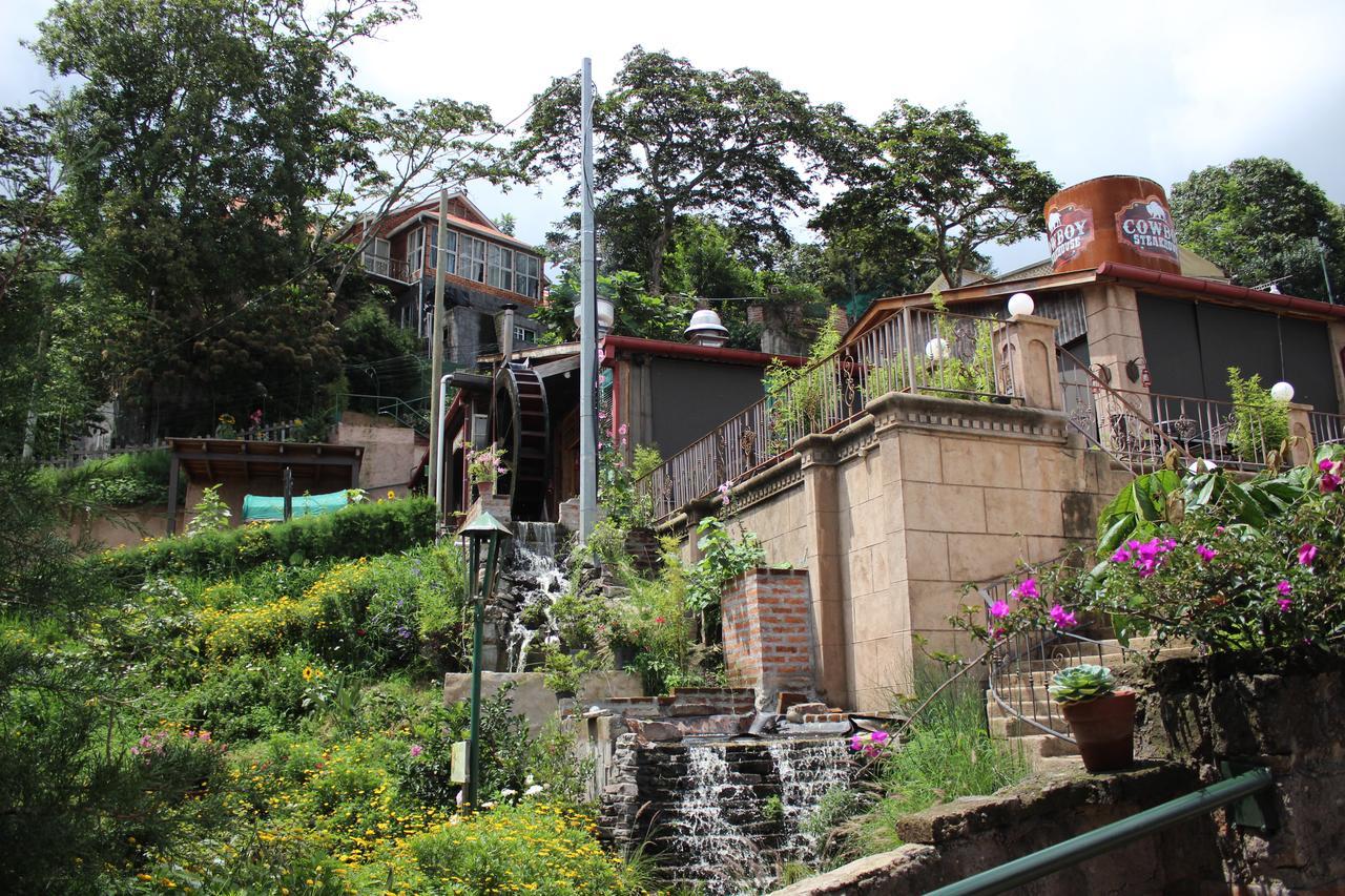 The Hobbit La Comarca Hotel Nueva San Salvador Екстериор снимка